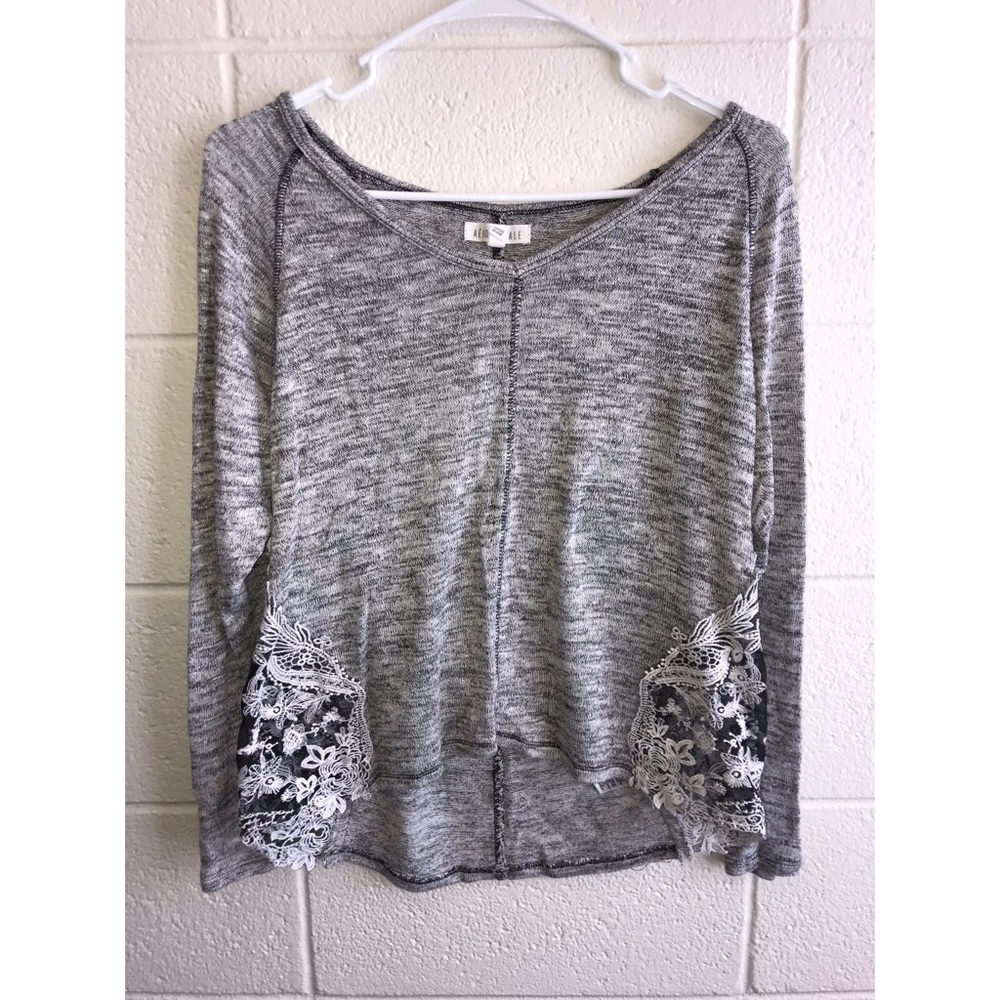 Long sleeve gray top